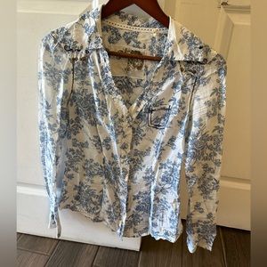 Guess button up blouse